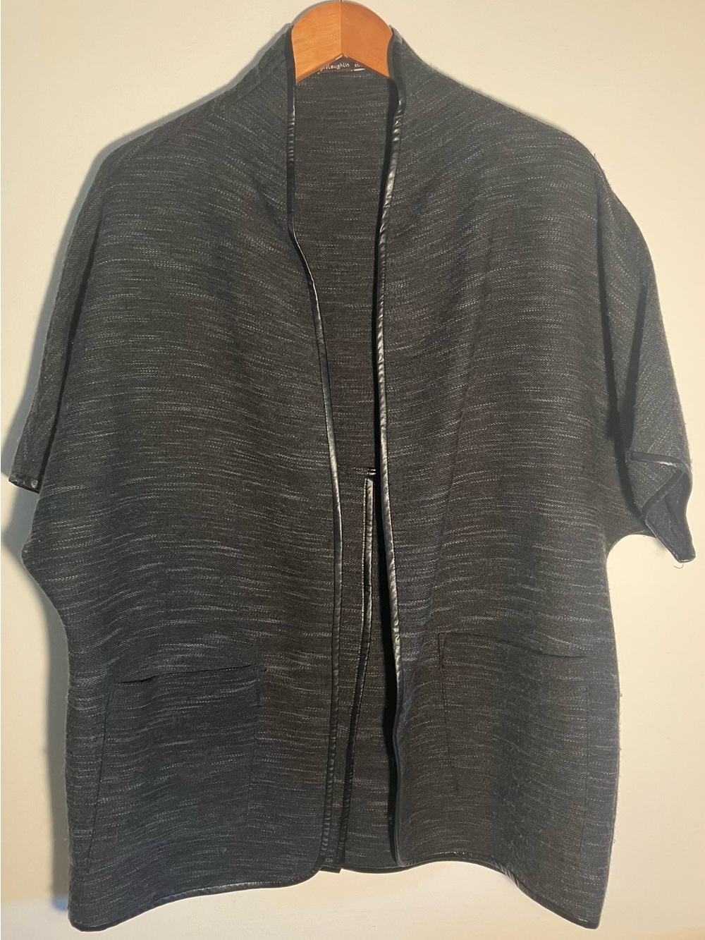 J Mclaughlin Women’s Poncho Shrug XS/S Charcoal Wool Open Front Cardigan